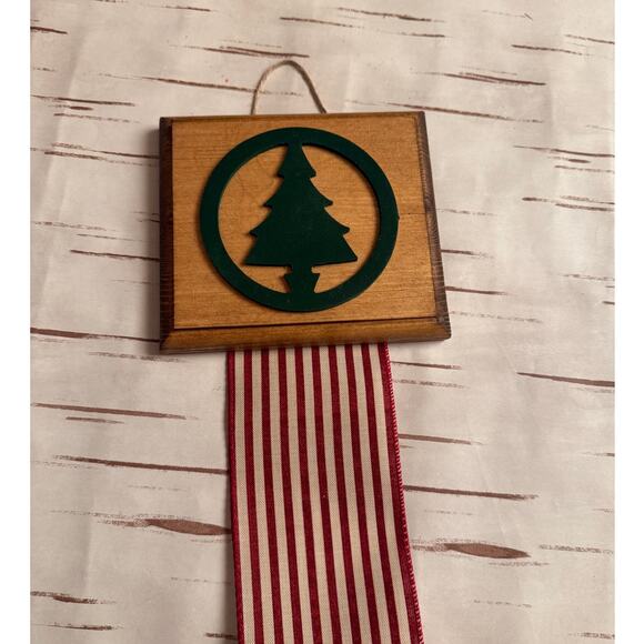 Christmas Card Holder Wooden Topper Green Christmas Tree Red Striped Ribbon - Picture 4 of 4